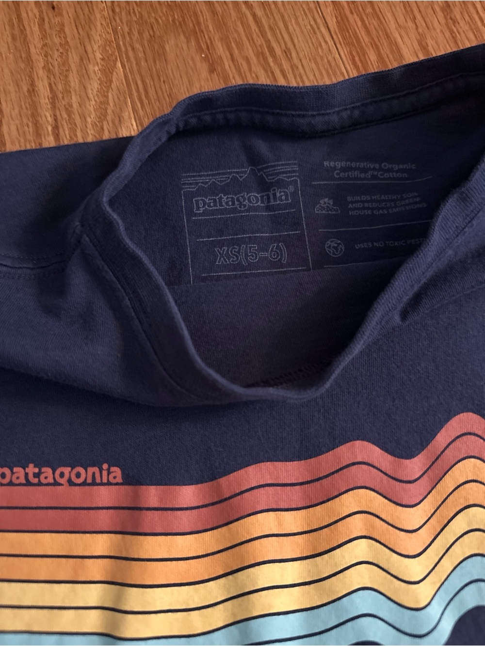 Patagonia Boys Navy Crewneck with Sunset Wave Graphic Size XS